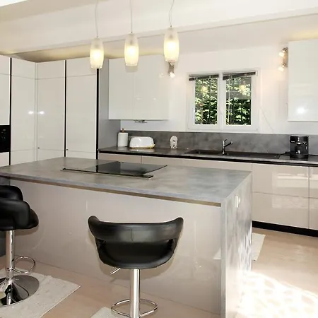 Villa 58 *